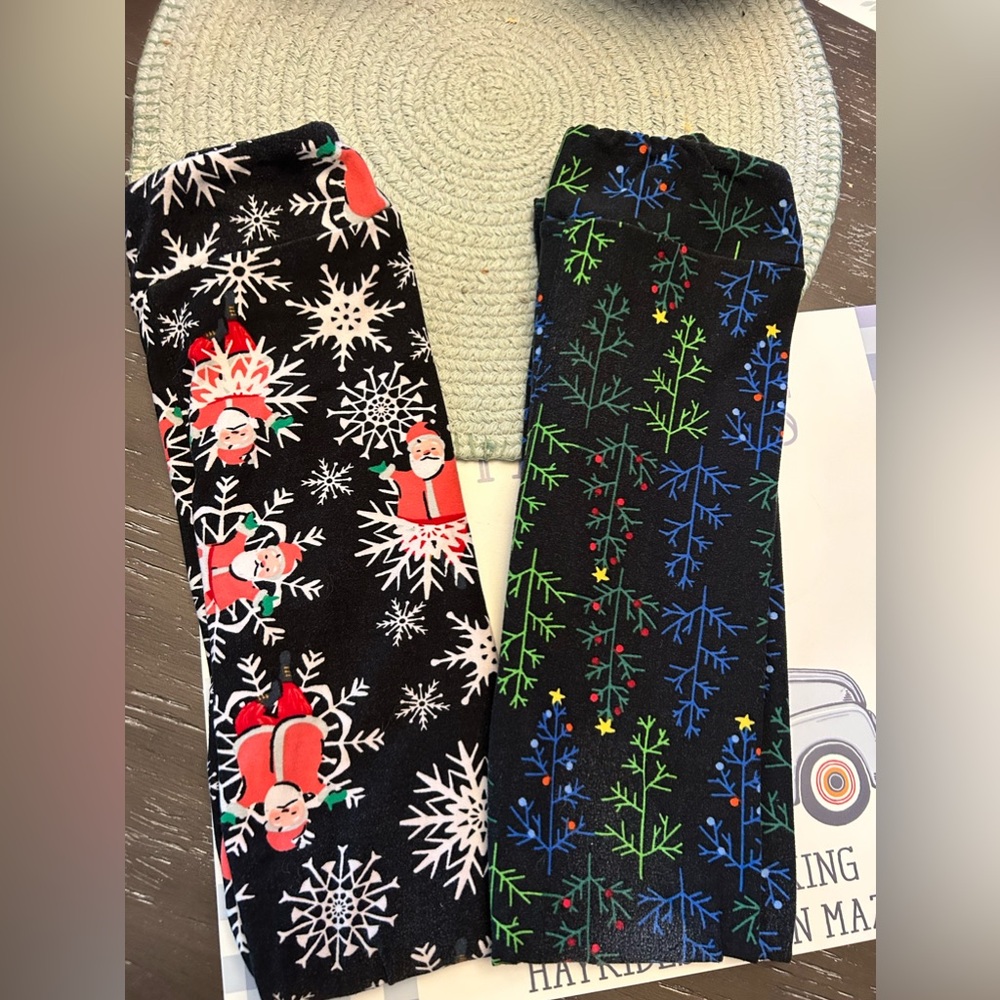 2 pair LuLaRoe kids Lg/XL (usually fits 6-10 yo) Leggings.  Christmas.